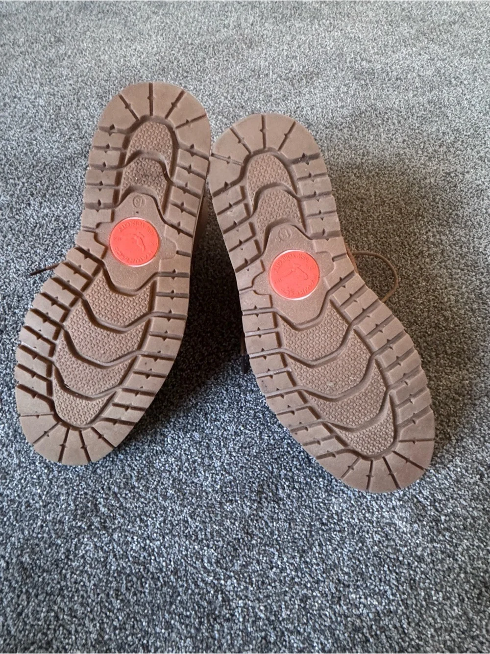 Hawke & Co classic tan